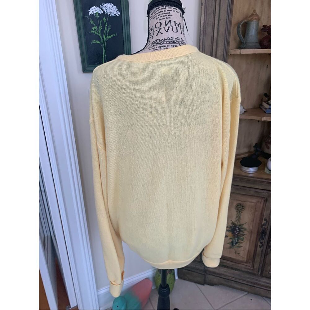 Vintage 70’s IZOD Lacoste Men’s V-neck yellow orlon acrylic Sweater - Picture 5 of 8